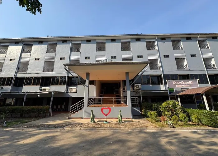 Cabbages & Condoms Ratchaburi Ban Hup Maklam