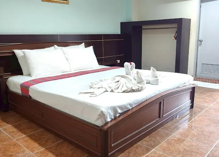โรงแรม Cabbages & Condoms Ratchaburi 3*